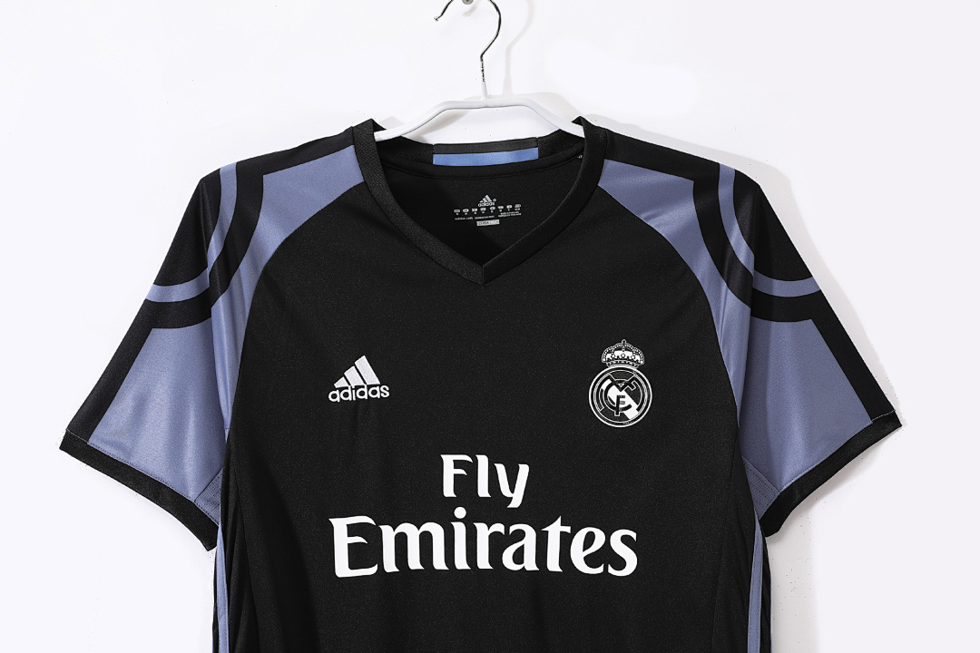 2016/17 season Real Madrid third retro