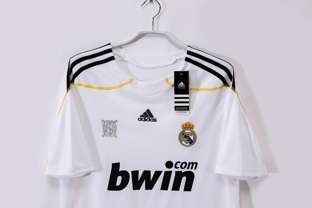 2009/10 season Real Madrid home retro