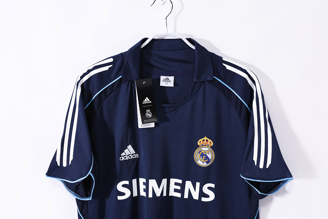 2005/06 season Real Madrid away retro