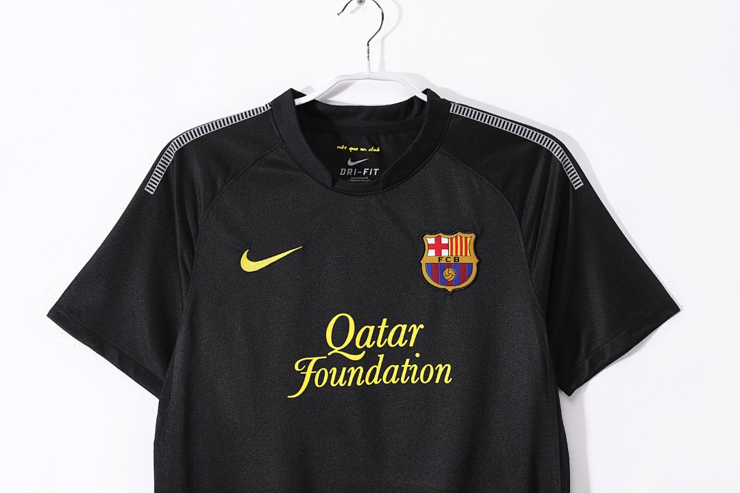 2011/12 season Barcelona away retro