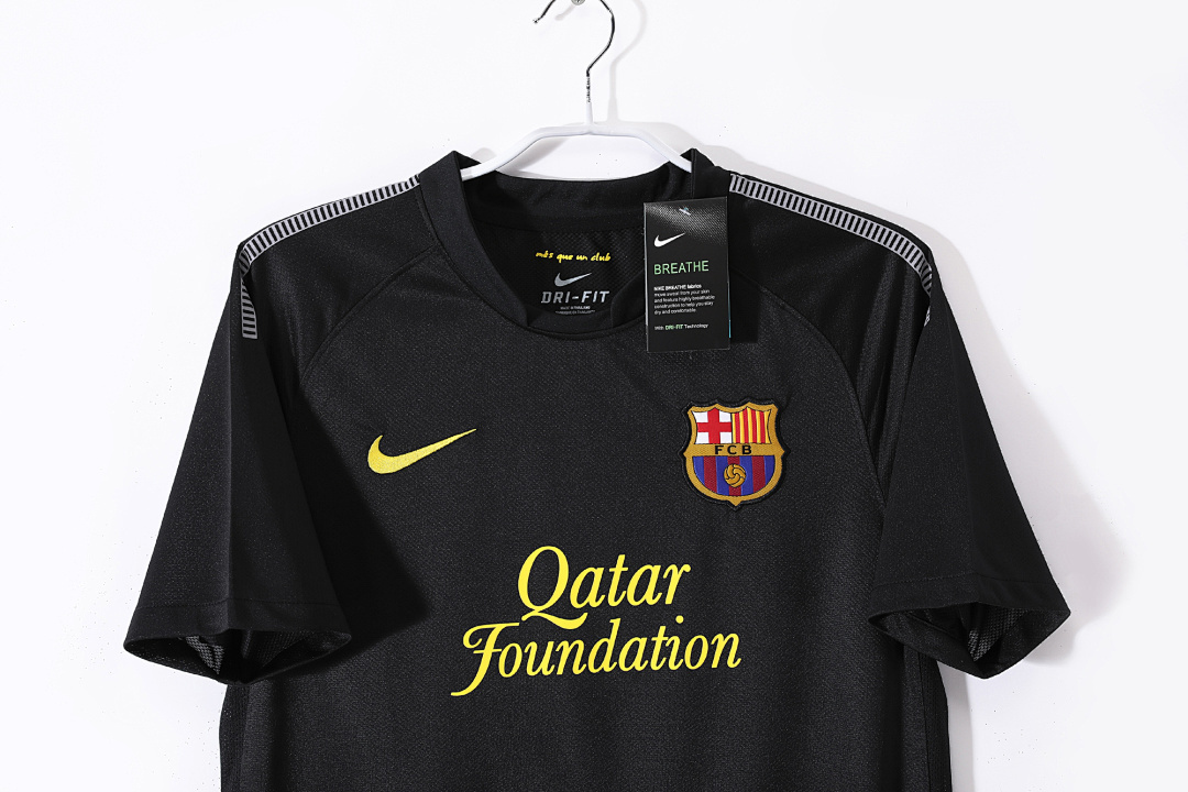 2011/12 season Barcelona away retro