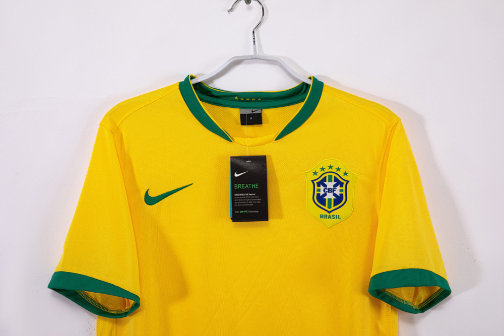 2006 season Brazil home retro