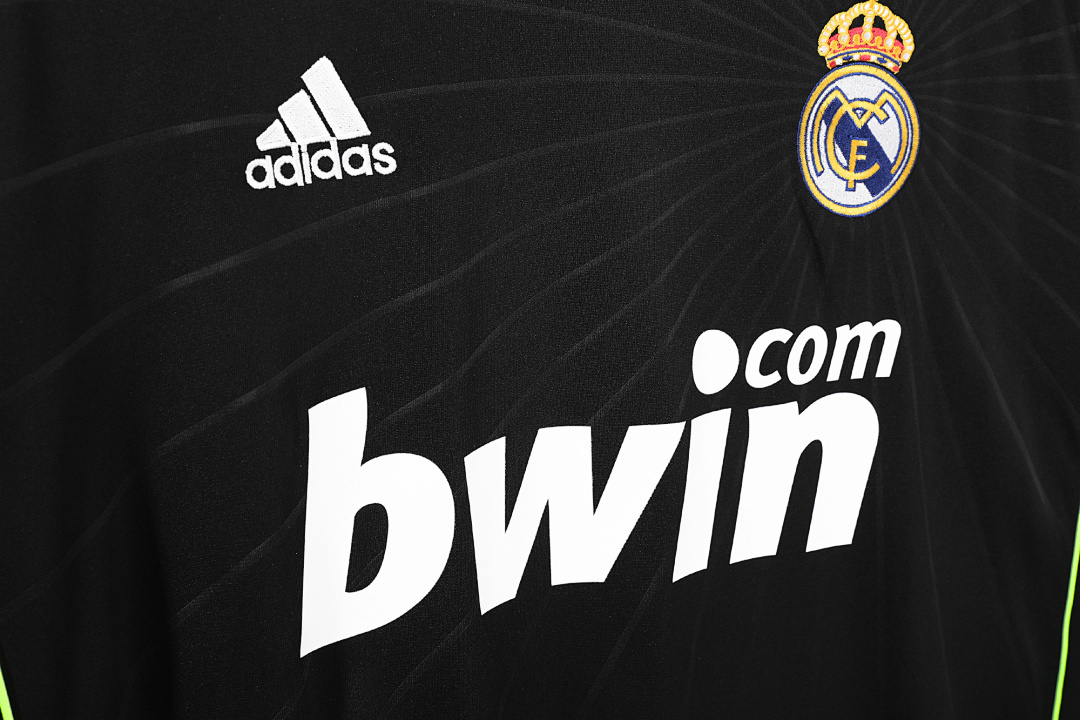 2010/11 season Real Madrid away retro