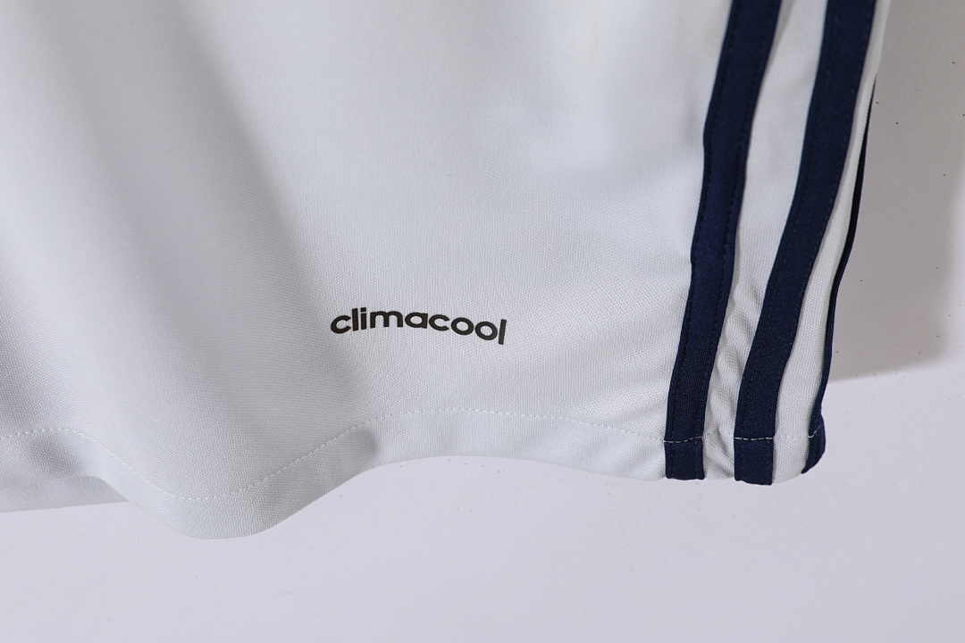 2016/17 season Real Madrid home retro