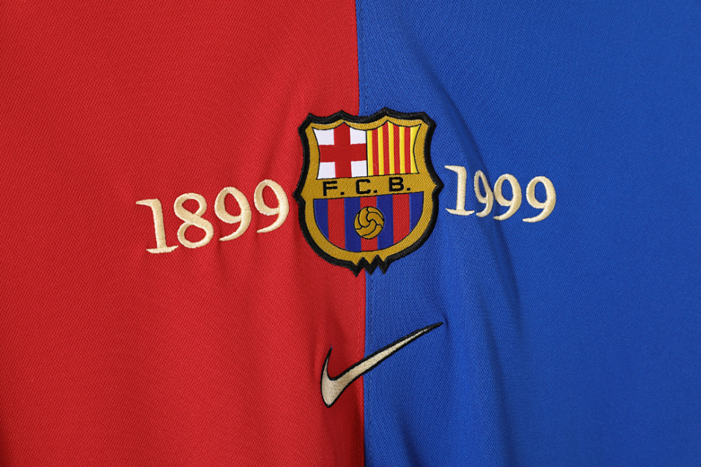 1999/00 season Barcelona home retro long sleeves