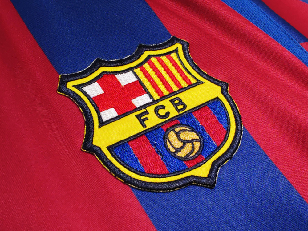 2005/06 season Barcelona home retro