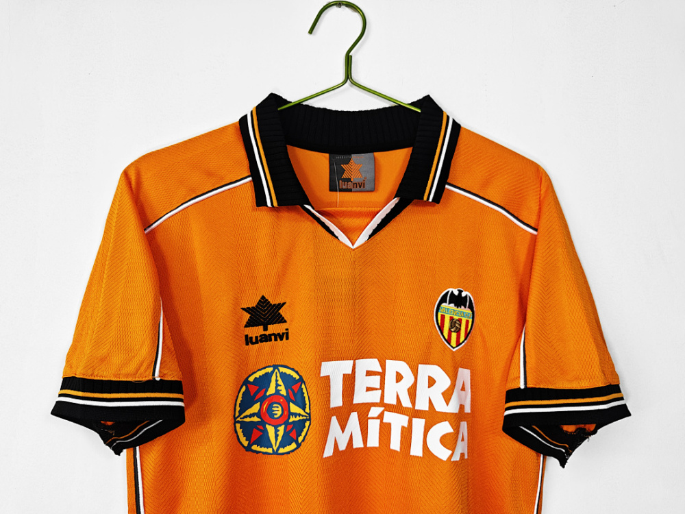 1999/00 season Valencia away retro