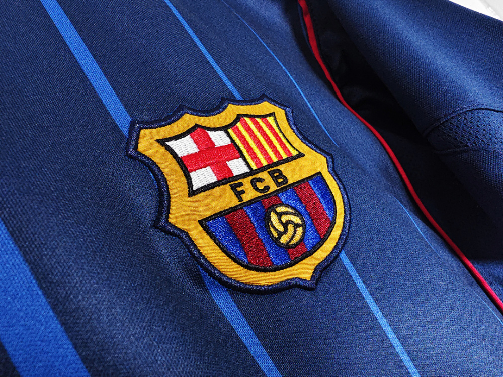 2004/05 season Barcelona away retro