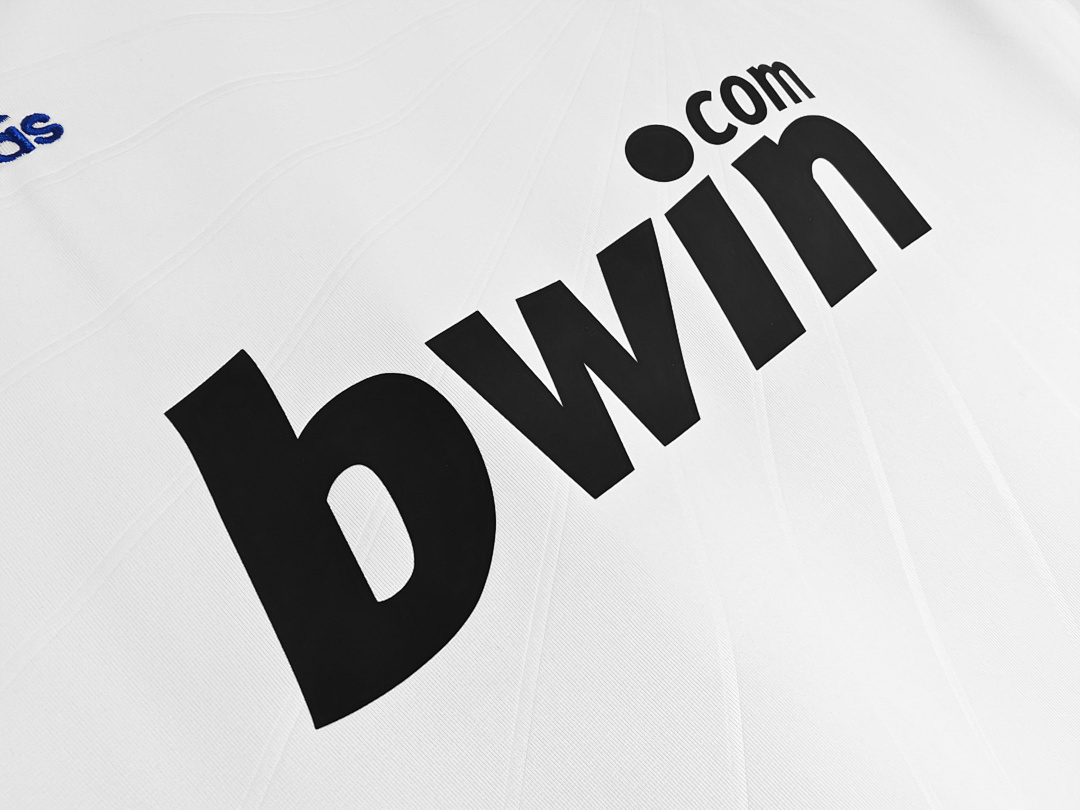 2010/11 season Real Madrid home retro