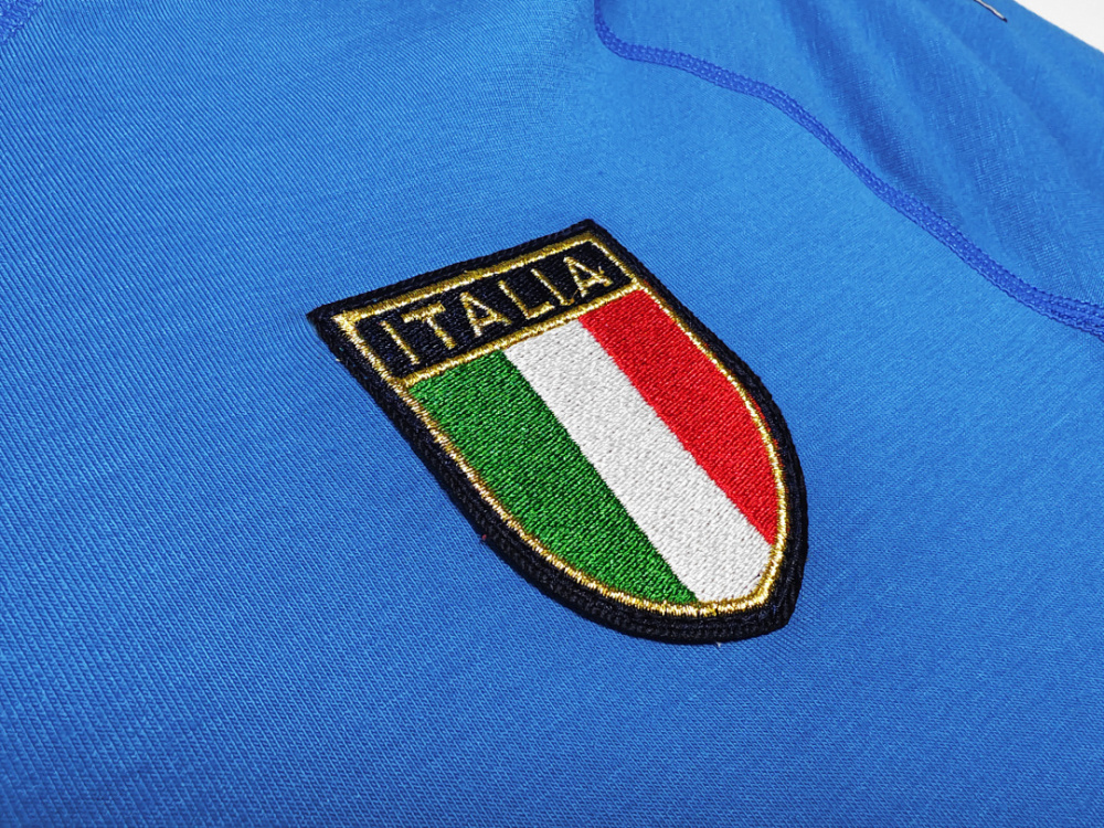 2000 season Italy home retro