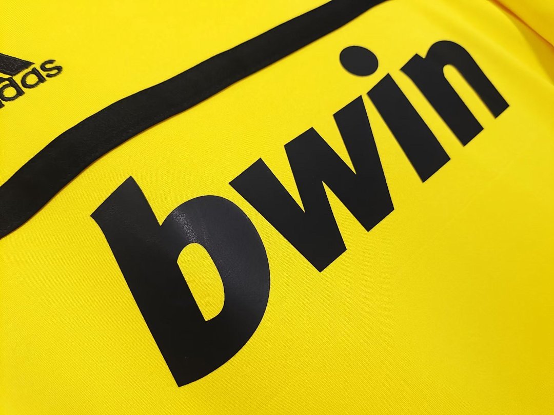 2011/12 season Real Madrid yellow retro