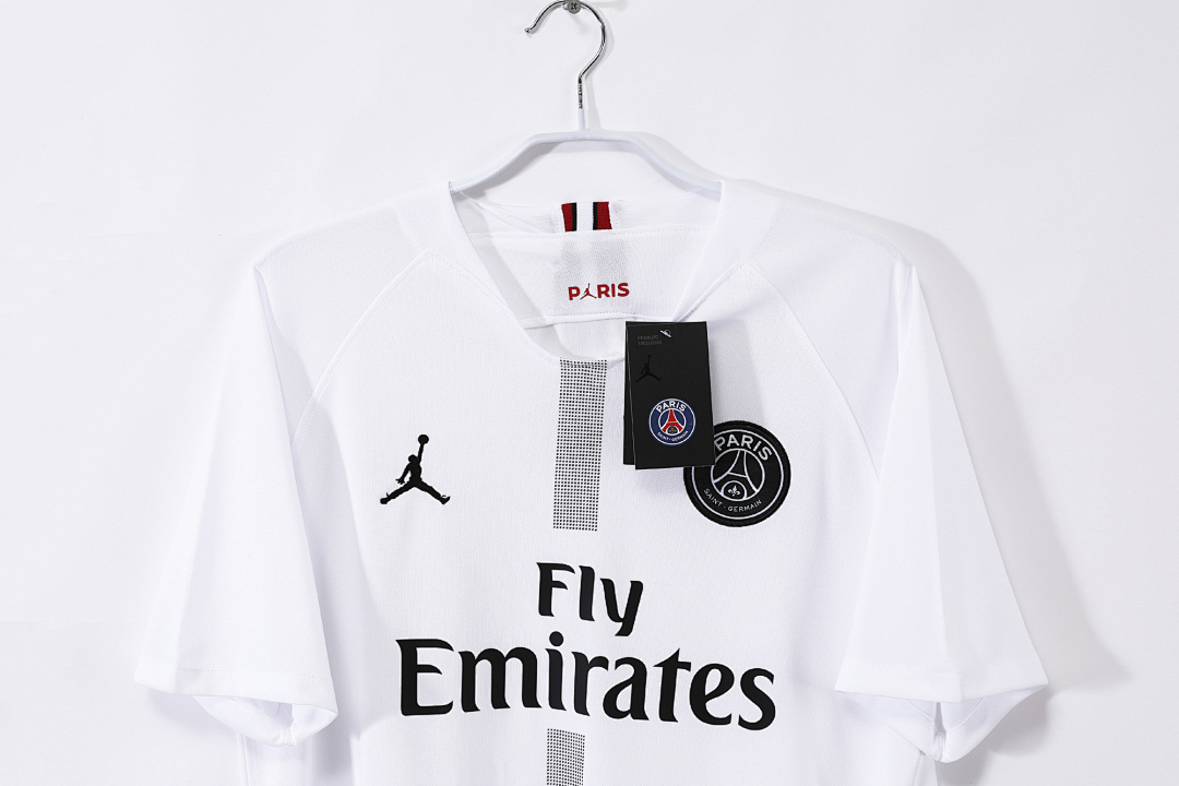 2018/19 season psg away retro