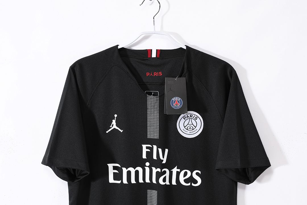 2018/19 season psg home retro