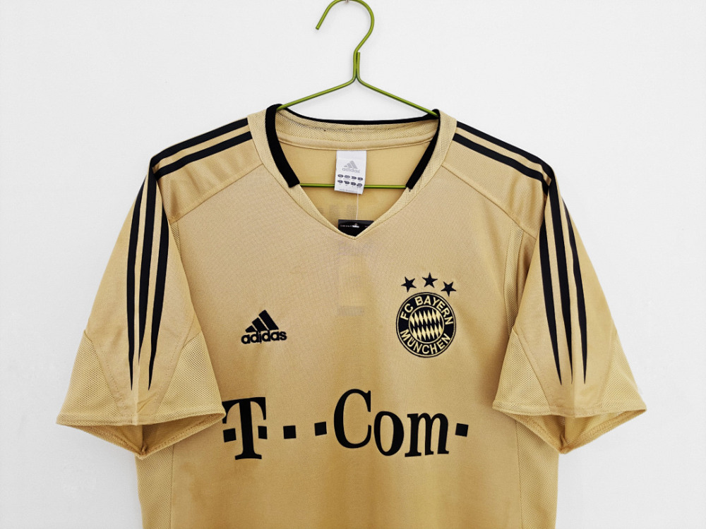 2004/05 season Bayern München away retro