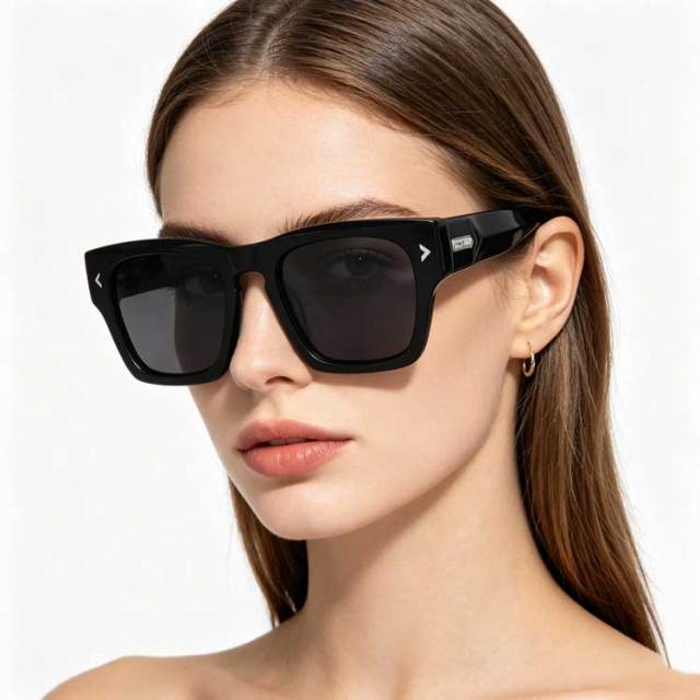 Unisex Black Polarized Sunglasses G9009S | Ajaoptical