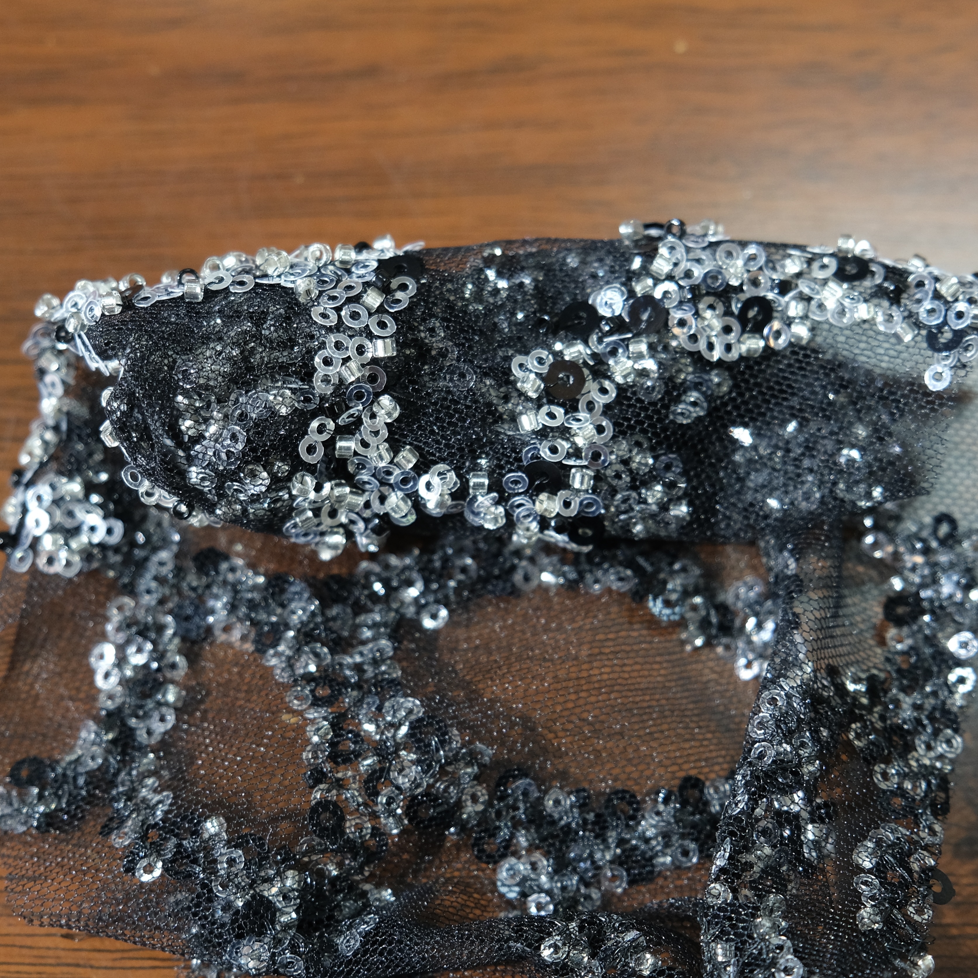 Gradient Organic Mesh Embroidery in BlackWhite color