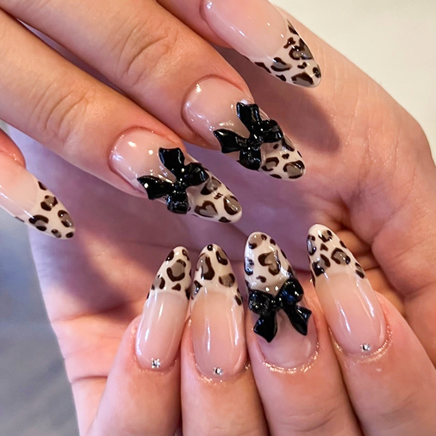 Leopard 3D Bow French | Reusable Press On