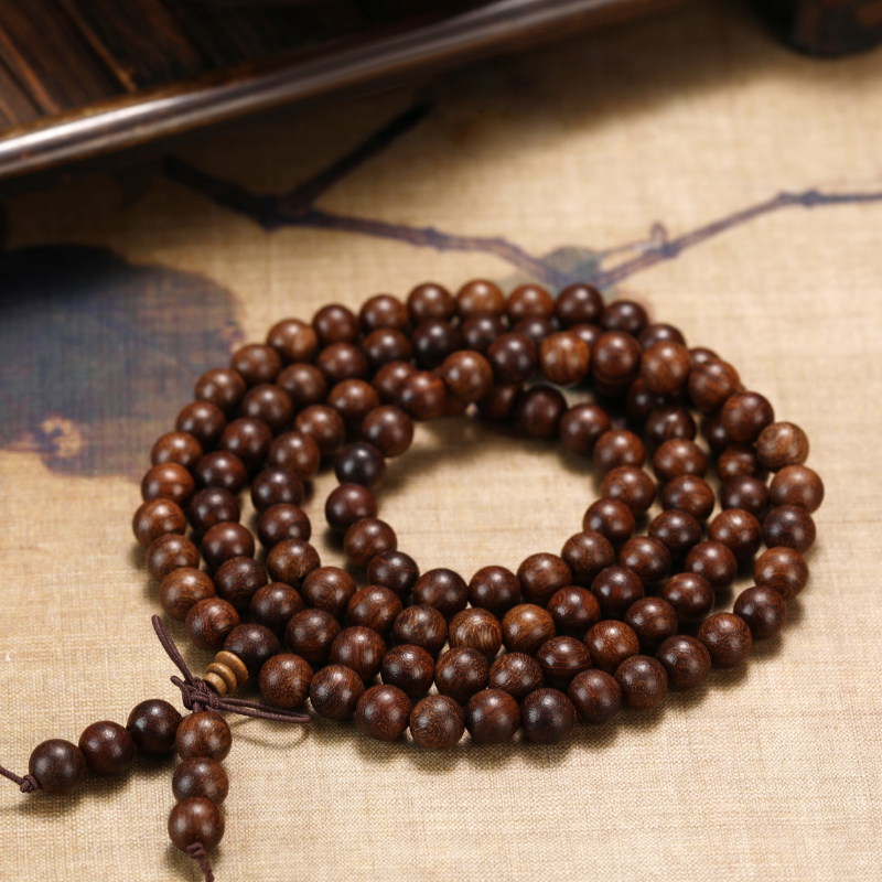 Golden Phoebe Sandalwood 108-Bead Mala | Old-Growth Meditation Bracelet