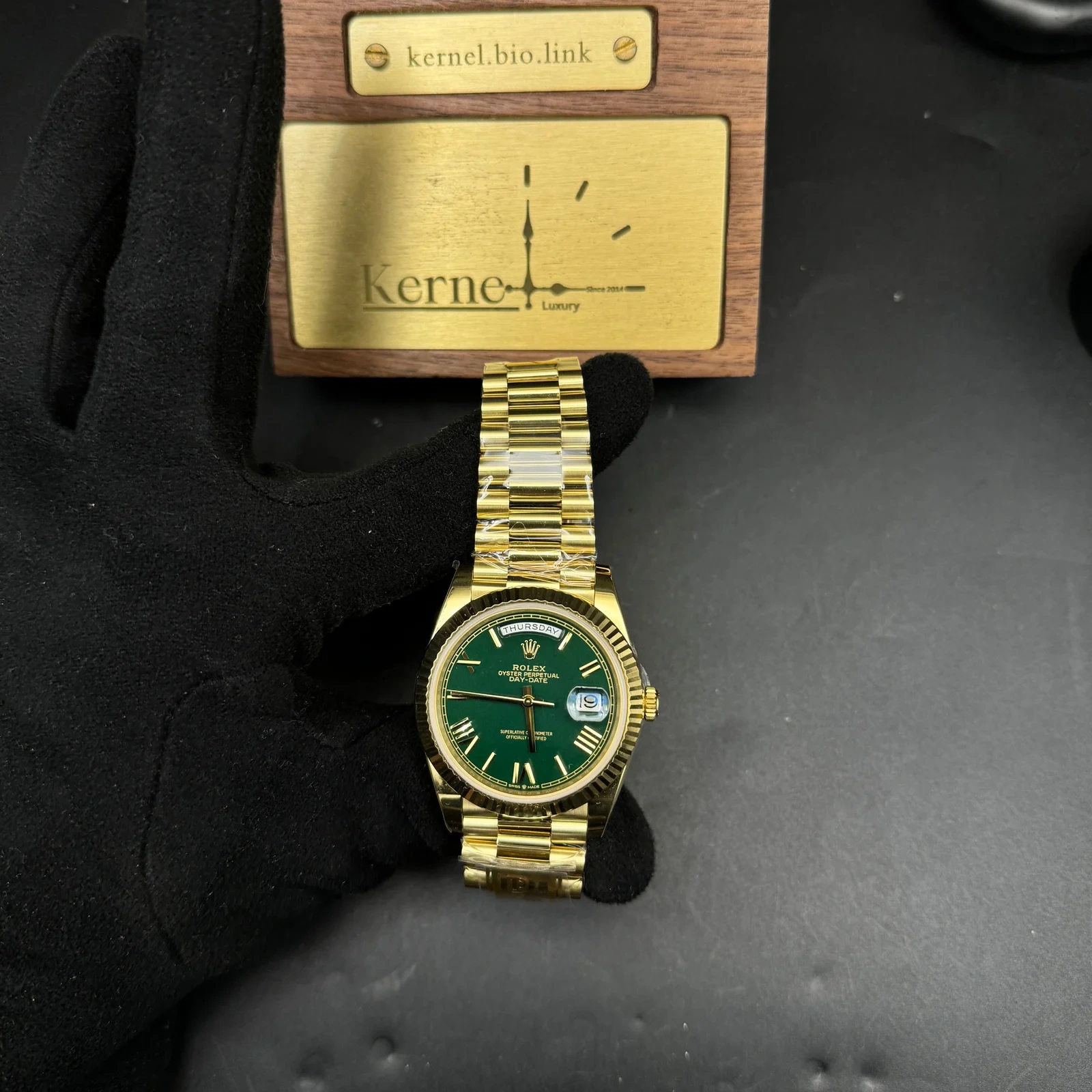 1:1 Cutting-edge cloning Day Date Rolex Weekly Journal 18K Gold Plated counter weight