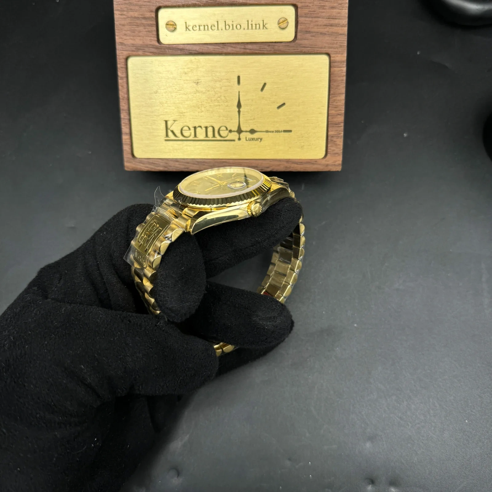 1:1 Cutting-edge cloning Day Date Rolex Weekly Journal 18K Gold Plated counter weight