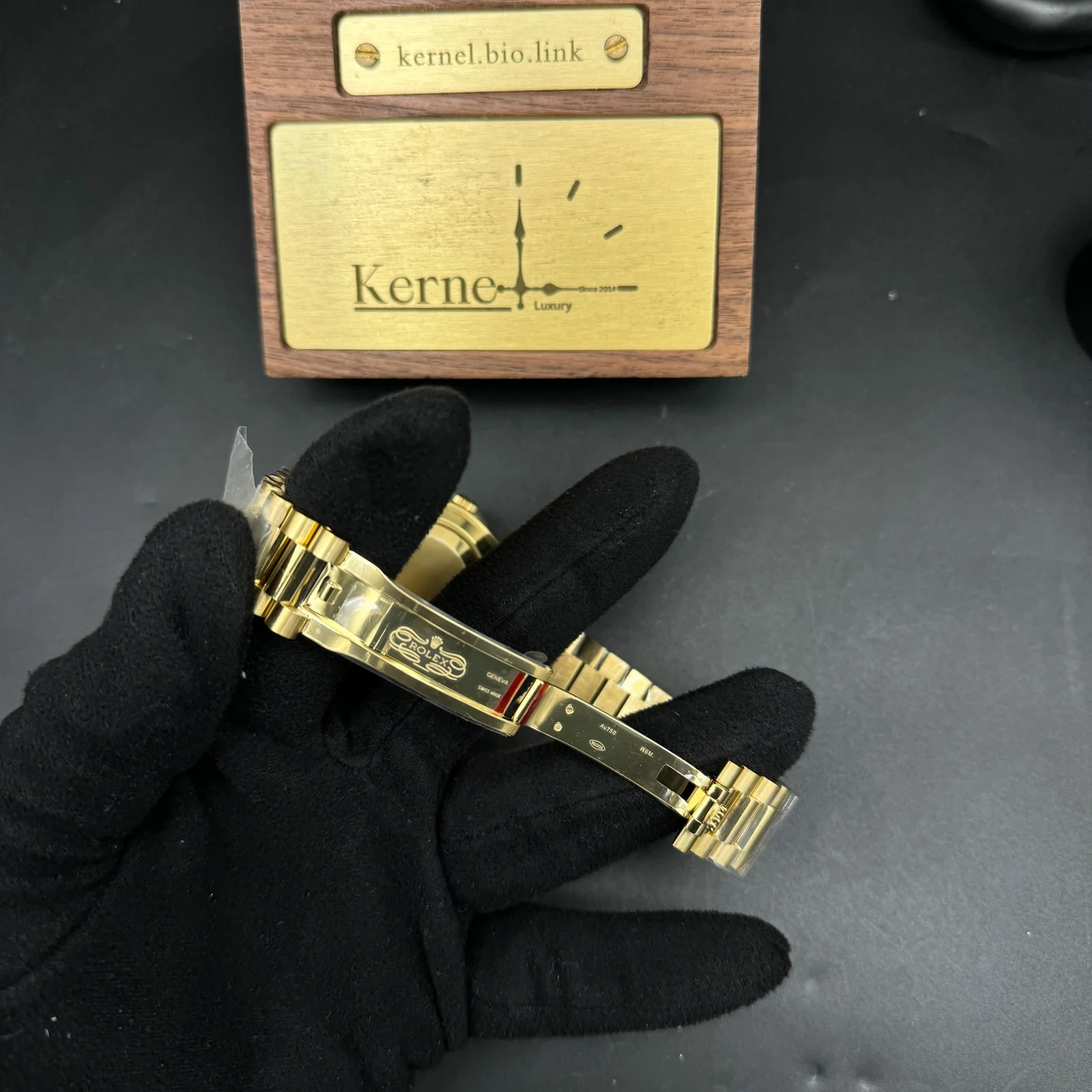 1:1 Cutting-edge cloning Day Date Rolex Weekly Journal 18K Gold Plated counter weight