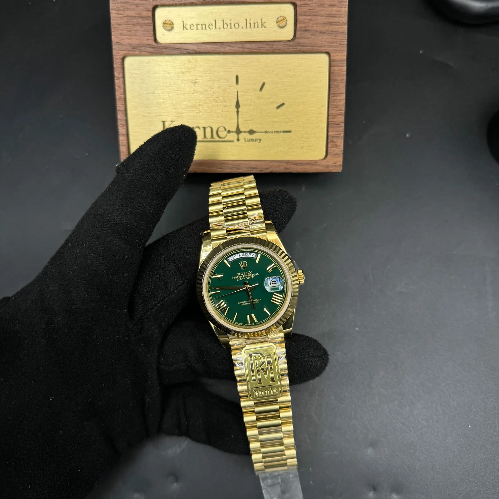1:1 Cutting-edge cloning Day Date Rolex Weekly Journal 18K Gold Plated counter weight