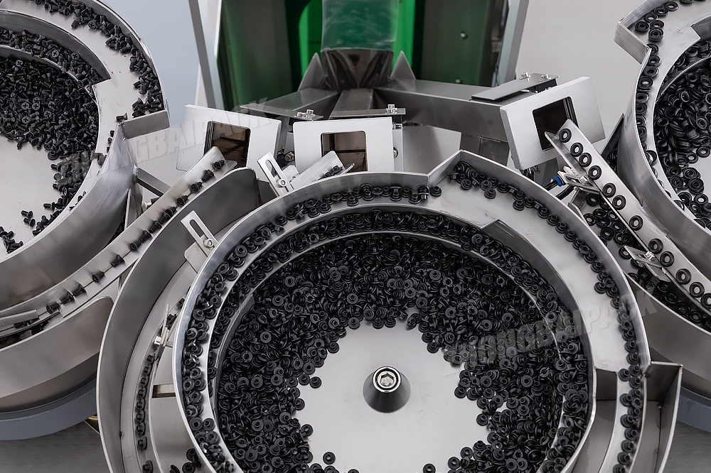 Small Hardware Fittings Packing Machine