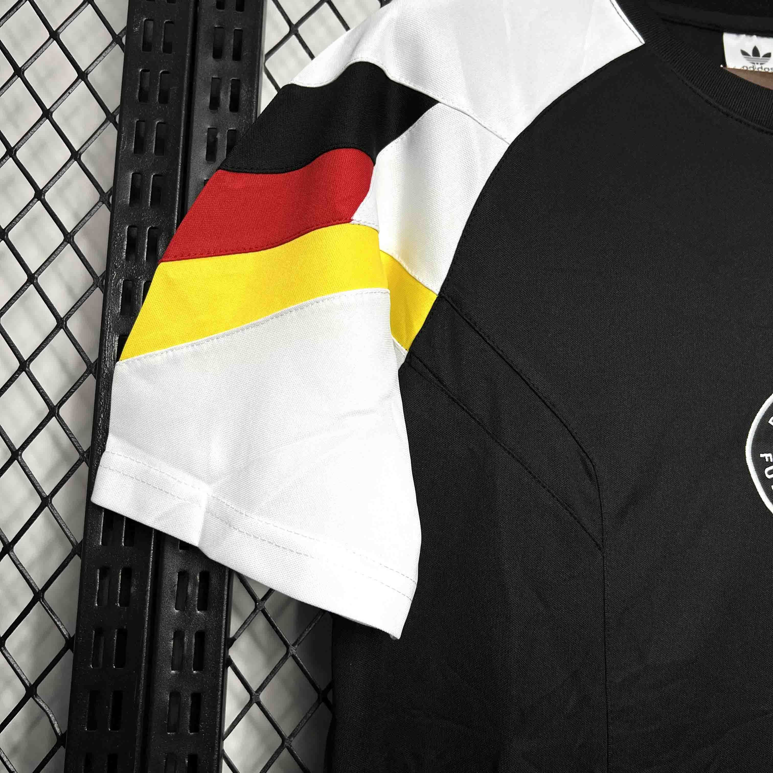 24-25 Germany pre-match training uniform