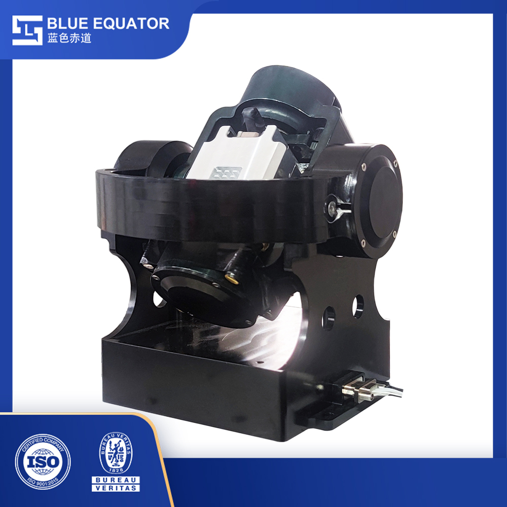 Test mechanism dimensions with 150mm cube size placed on field equipment case