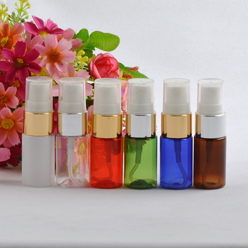 10ML White Round Shoulder Plastic Bottle With Gold Spray Pump , 10CC Makeup Sub-bottling , Toner / Water Packaging Bottle