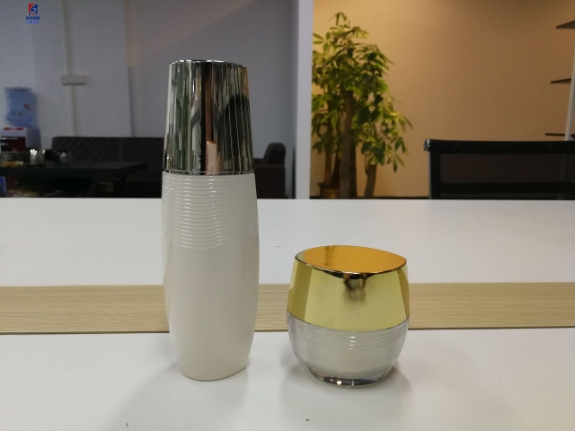 Kinds Of Acrylic Set Bottles