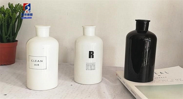 Nordic style retro minimalist glass vase