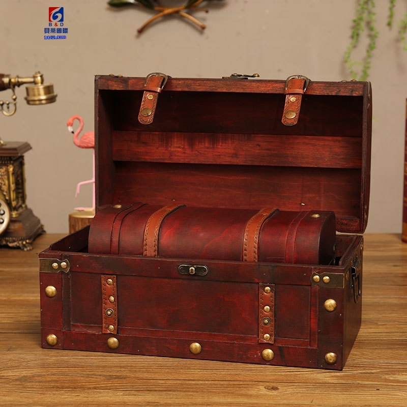 European retro storage box