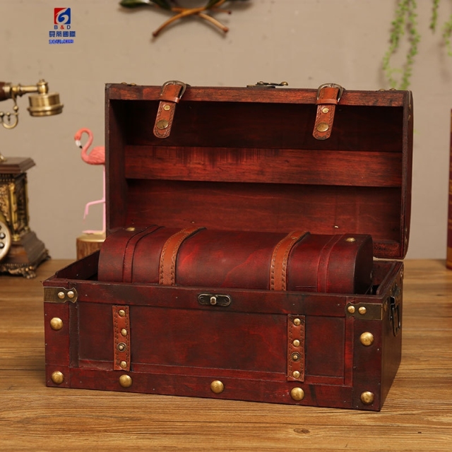 European retro storage box