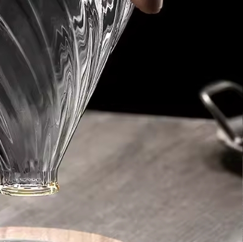 Wholesale Selling Diamond-shaped Smoke Borosilicate Poured in Glass Coffee Makers' Droppers and Filters