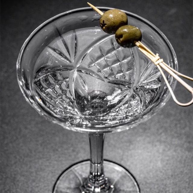 Luxury Diamond Embossed Martini Cocktail Glass 140ml,CIRAY,Luxury Flower Diamond Embossed Martini Cups Vintage Relief Goblet Crystal Champagne Cocktail Glass