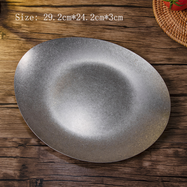 Oval shallow dish