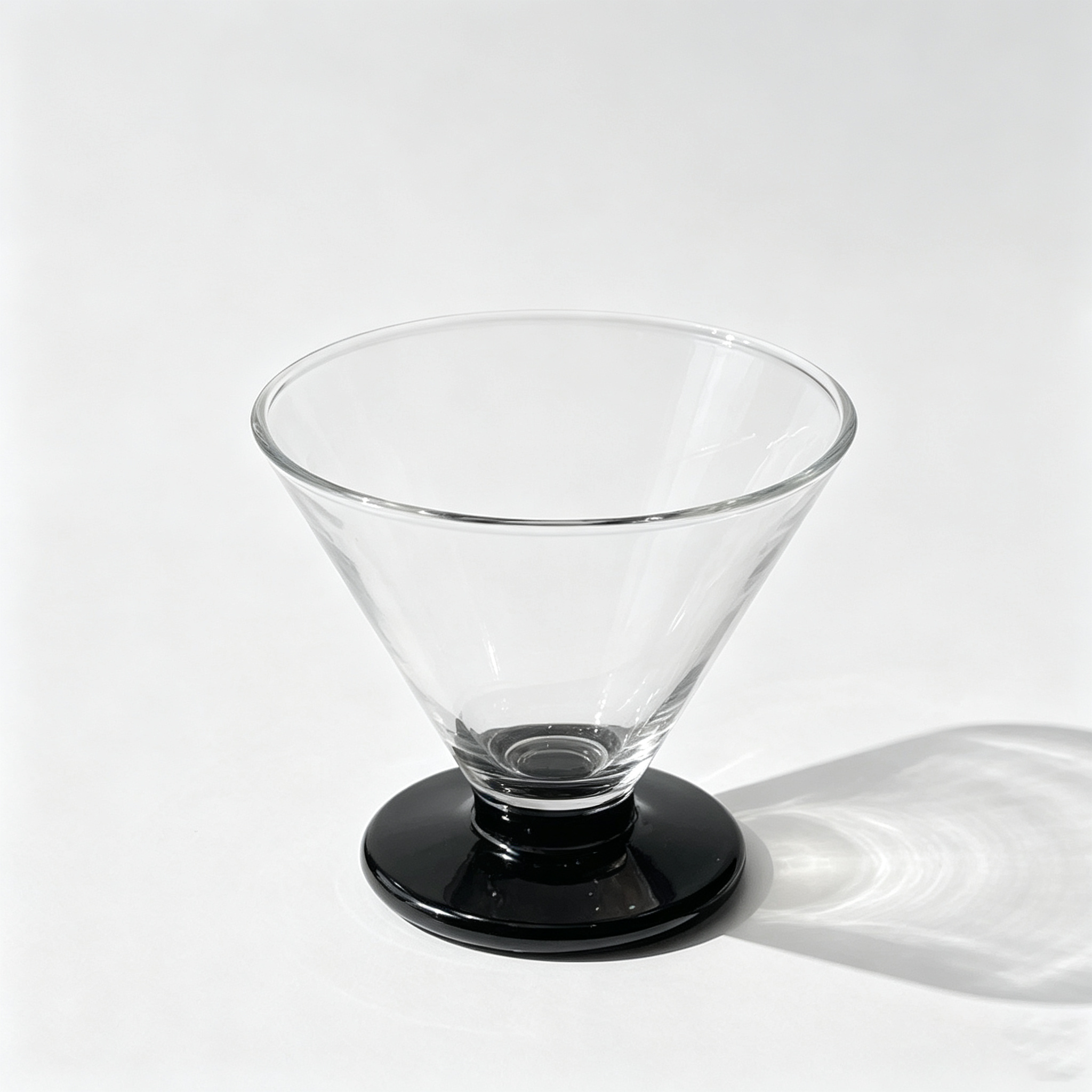Cocktail Martini Glasses180ml,CIRAY,Unique Funell Shaped Clear Martini Glass Stemless Black Flat Bottom Ice Cream Cups Juice Cocktail Martini Wine Glasses Weddin