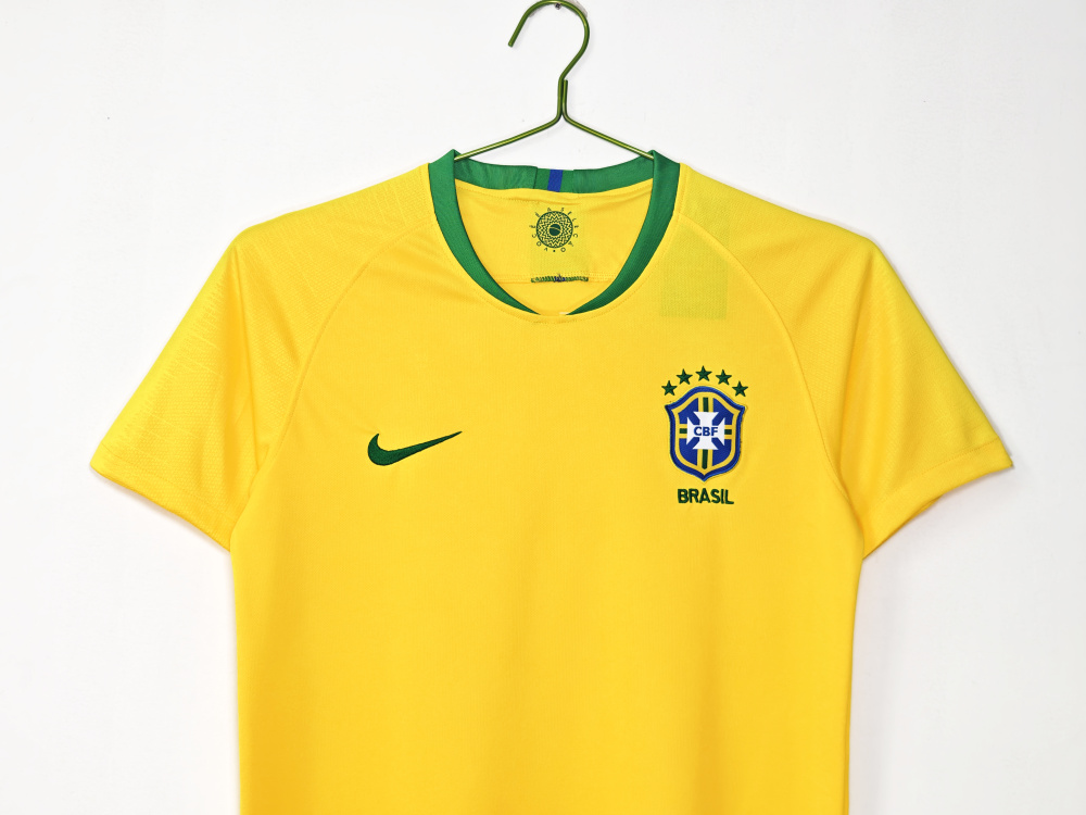 2018 Brazil home retro Fan version