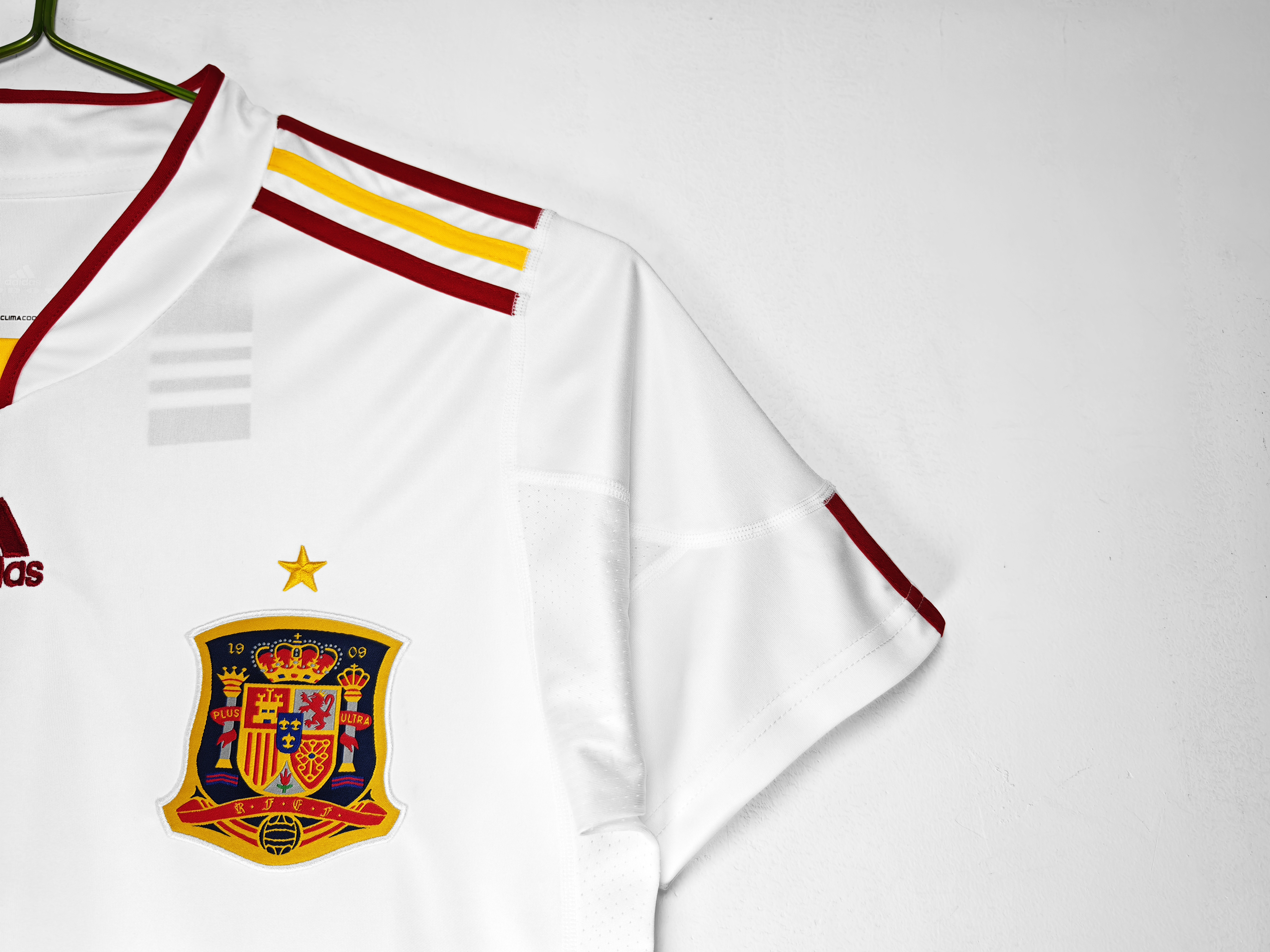 11/12 season Spain away retro Fan version