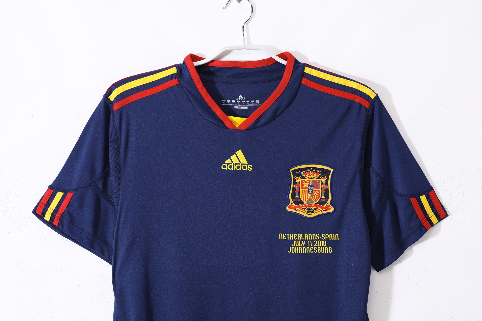 2010 season Spain away retro Fan version