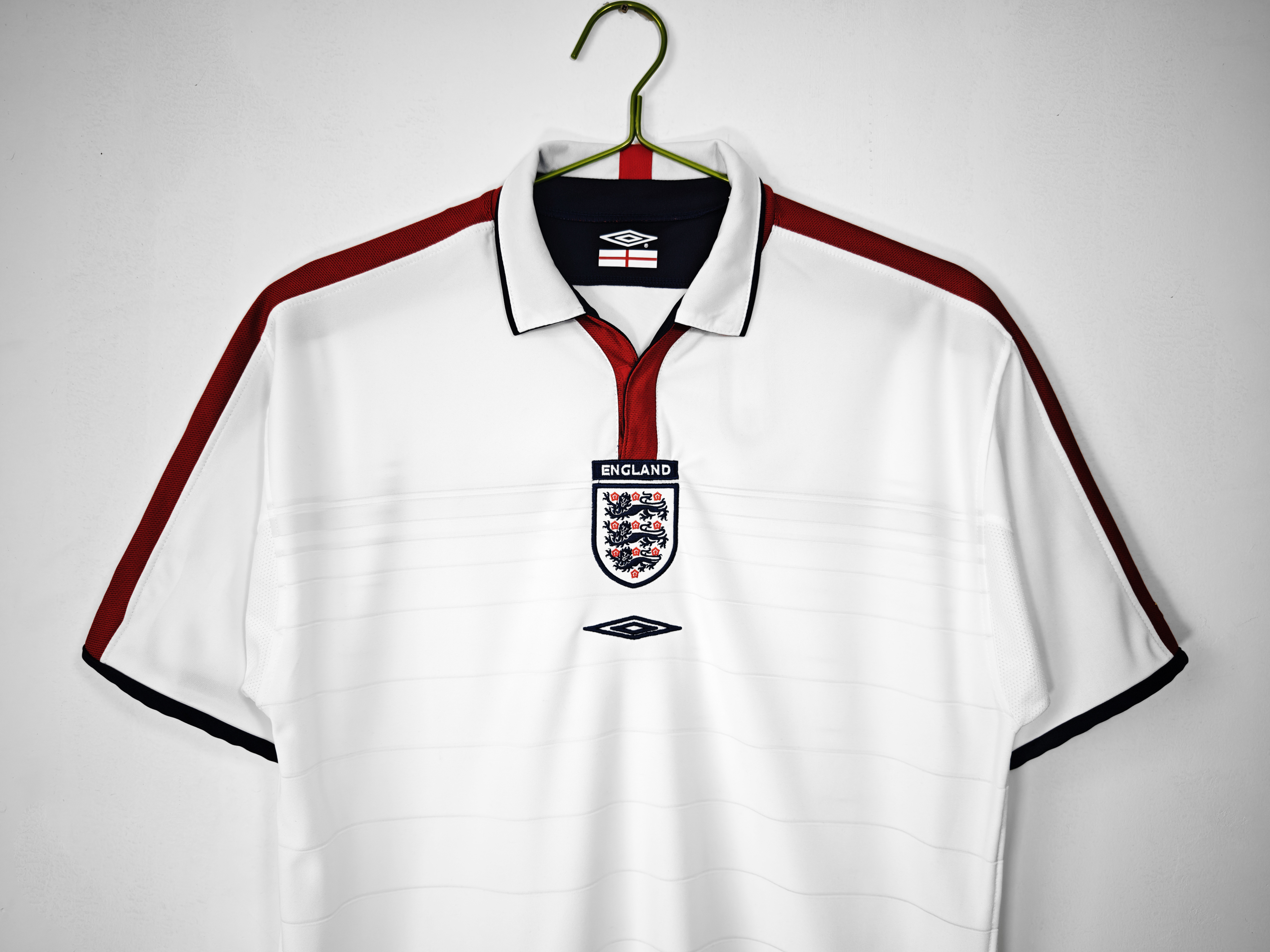 2004 England home retro Fan version