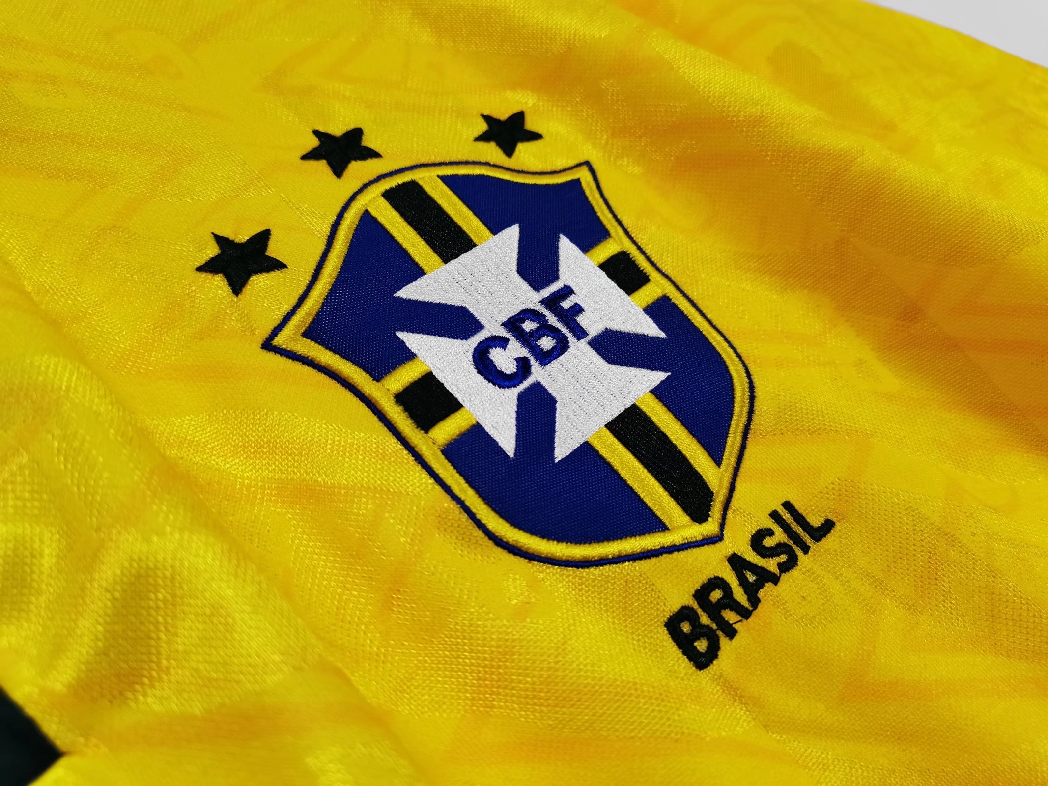 91/93 Brazil home retro Fan version