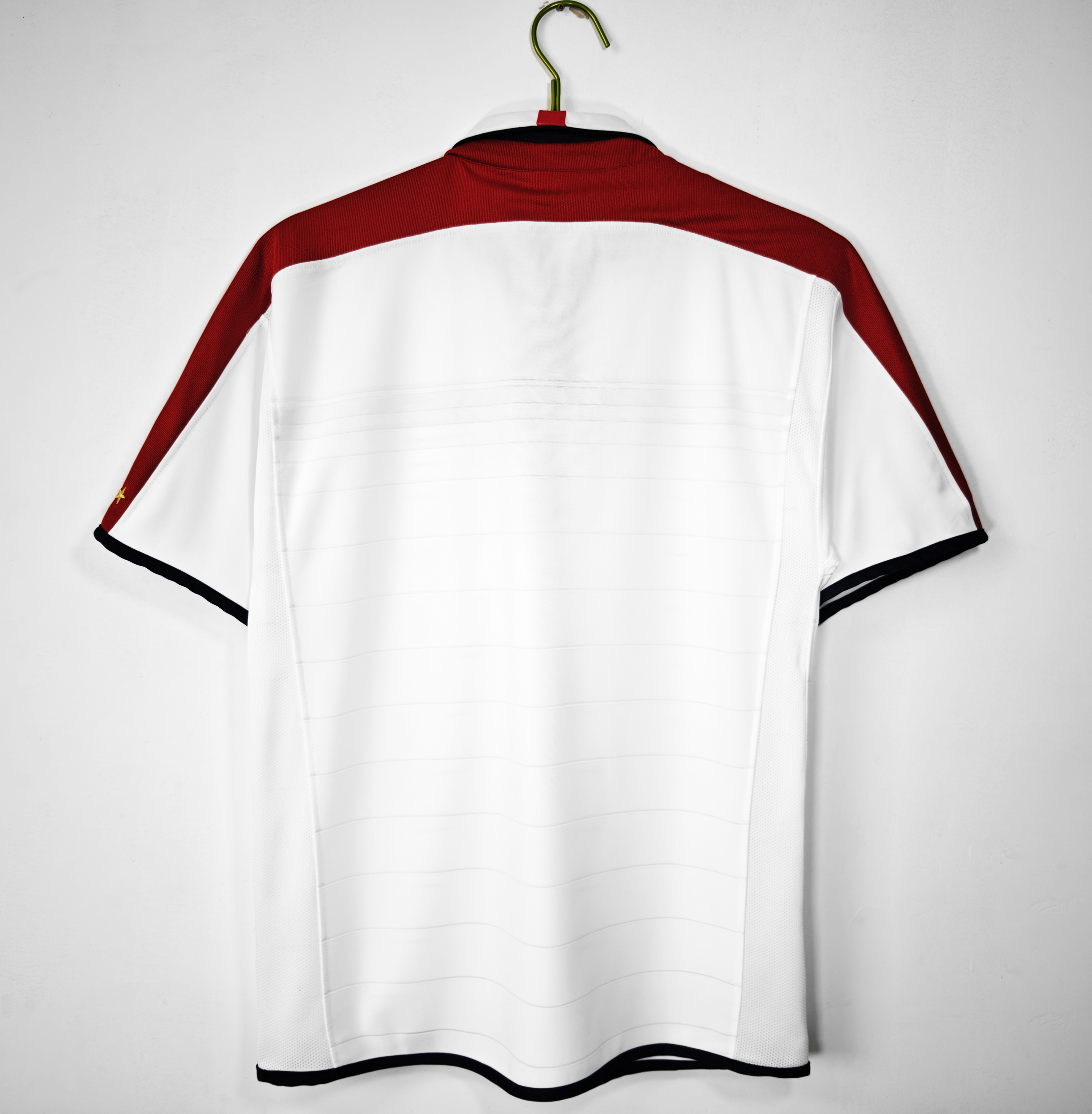 2004 England home retro Fan version