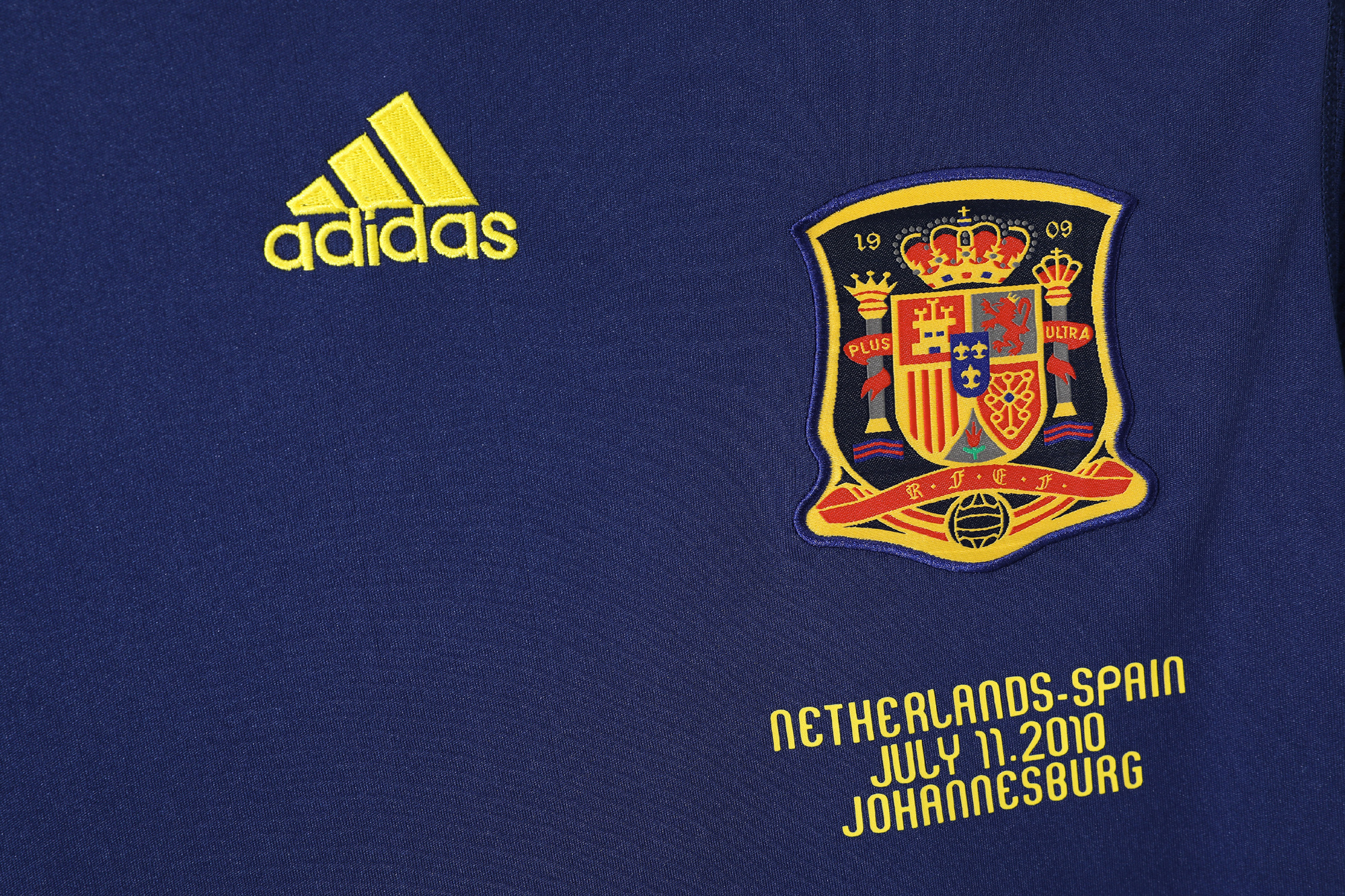 2010 season Spain away retro Fan version