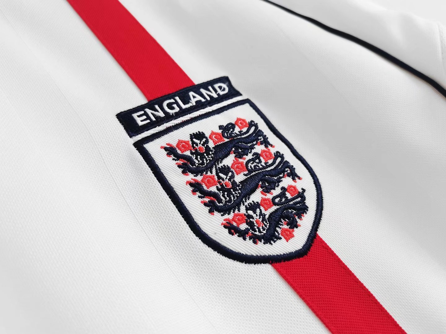 01/03 England home retro Fan version Long sleeves