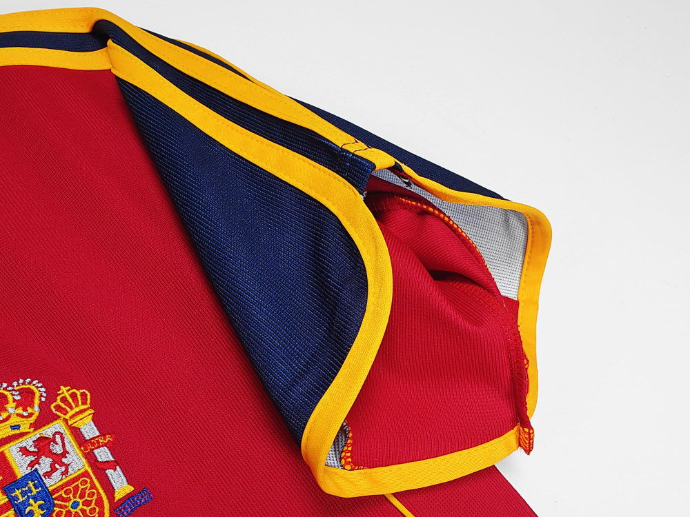 2000 season Spanish home retro Fan version
