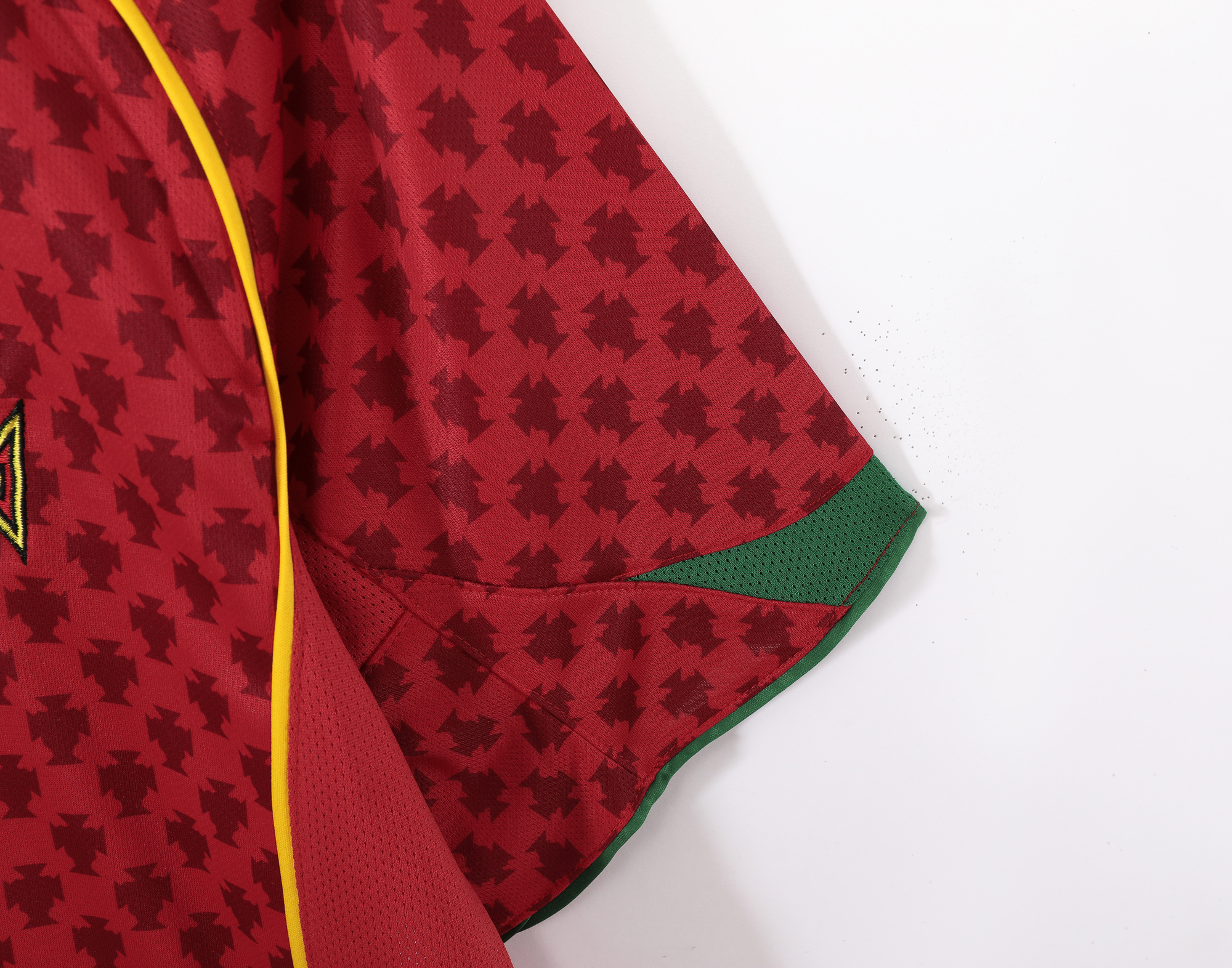 2004 Portugal home retro Fans version