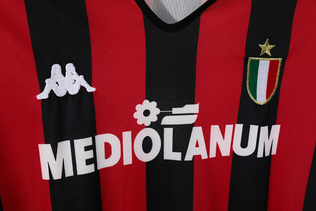 1988/89 AC Milan Home Retro Fan Version