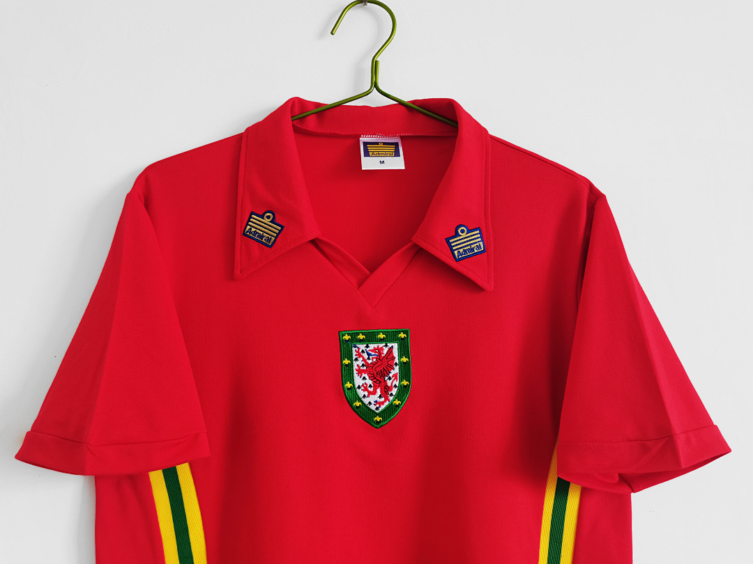 1976/79 Wales home retro Fans version
